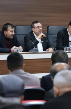 Malatya'da Ak Parti aynı anda iki ilçeye çıkartma yaptı!