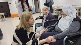 ÖLMEZTOPRAK’TAN YAŞLILARA ZİYARET