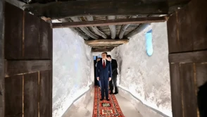 Vali Seddar Yavuz 800 Yıllık Büyük Ocak Cem Evi’ni Ziyaret Etti