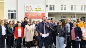CHP'li Barış Yıldız mazbatasını alarak yeniden göreve başladı!