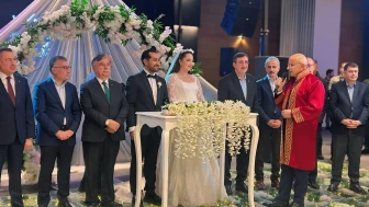 Ak Partili Bülent Tüfekçi’nin Kızı Merve Dünyaevine Girdi!