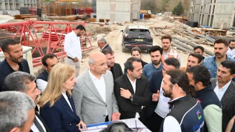 AK PARTİ HEYETİNDEN DEPREM BÖLGESİ AKÇADAĞ’A ÇIKARMA!