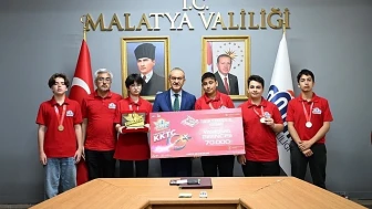 TEKNOFEST BİRİNCİLERİ VALİ SEDDAR YAVUZ'U MAKAMINDA ZİYARET ETTİ