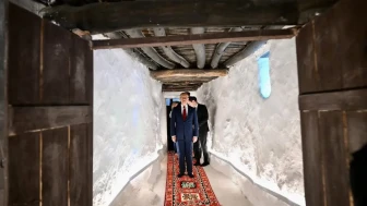 Vali Seddar Yavuz 800 Yıllık Büyük Ocak Cem Evi’ni Ziyaret Etti