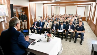 Malatya’da Vali Seddar Yavuz, Temizlik Sorununu da Sahaya Taşıdı