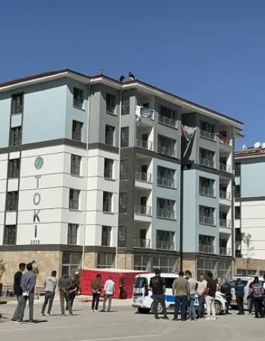 İlyas Mahallesinde Kuralar çekileli aylar oldu anahtarlar nerede?”