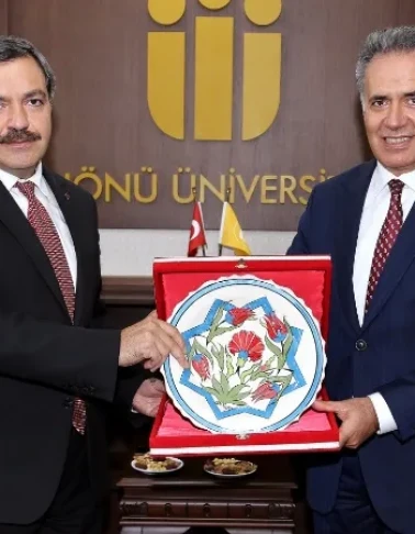 Malatya’nın İnönü ve Turgut Özal rektörleri sınıfta kaldı!
