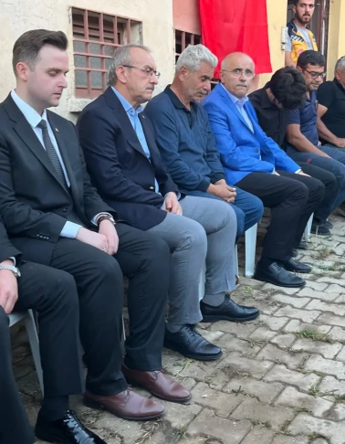 Gazdan zehirlenip şehit olan askerin evine taziye ziyareti!