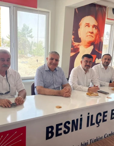 Veli Ağbaba: “Tütüne Uyuşturucu Muamelesi Yapılıyorlar!”
