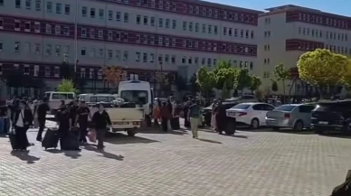 Kız ve Erkek yurttu değişikliğinde rezillik diz boyu!