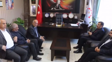 CHP'Lİ BAŞKAN AK PARTİ MİLLETVEKİLİNİ ÖVE ÖVE BİTİREMEDİ