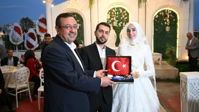 Malatyalı Kuyumcu Düğününde AK Parti Rüzgarı Esti!