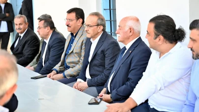 Vali Yavuz Cemevi’ne neden Ak Partililer ile gitti?