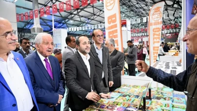 Kitap Fuarı Babacan’la Dolup Taştı: AK Parti Gövde Gösterisi Yaptı