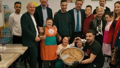 Ali Bakan’dan Güler Yüzlü Kafe’ye Anlamlı Ziyaret