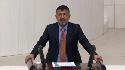 “YOLSUZLUK ARIYORSANIZ SAĞINIZA SOLUNUZA BAKACAKSINIZ”