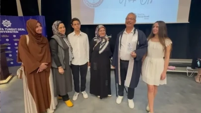 61 yaşında Üniversiteden birincilikle mezun olup örnek oldu!