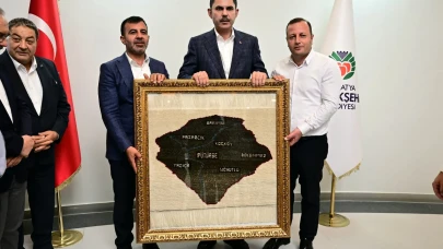 Pütürgeliler  Bakan Murat Kurum’a anlamlı bir hediye verdi!