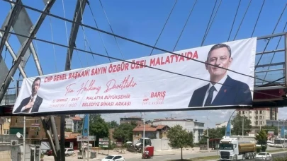 Malatya'da provokatörler Özgül Özel pankartlarına saldırı!