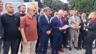 Yazıklar olsun! Özal'a hakaret edildi Malatyalı sessiz kaldı!
