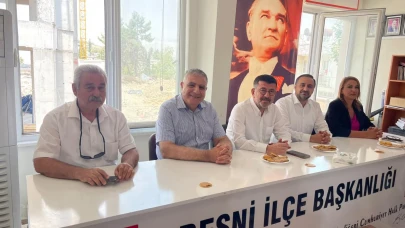 Veli Ağbaba: “Tütüne Uyuşturucu Muamelesi Yapılıyorlar!”