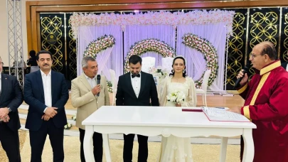 Kayıp Vekil İhsan Koca yine düğünde ortaya çıktı! Hayırlı Cumalar!