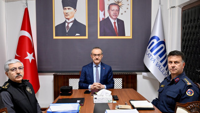 ÖLÜM OLMADI DİYE SEVİNEN VALİ!