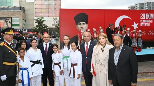 Bu ne şimdi Ak Partili Sayın Vekiller? Atatürk nerede?