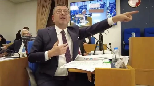 "CHP herkese var Ak Parti Grubu haklarını da ben koruyorum"