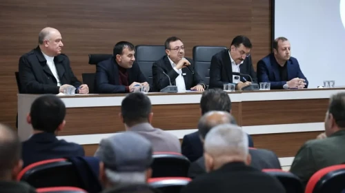 Malatya'da Ak Parti aynı anda iki ilçeye çıkartma yaptı!