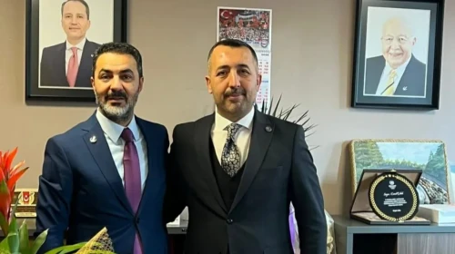 Bilal Yıldırım: “Ülke çöktü siyasetçiler Tik Tok’ta geziyor!”