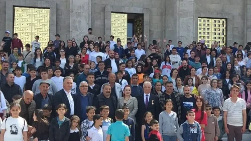 CHP'Lİ BAŞKANIN SAYESİNDE HEKİMHANLI ÖĞRENCİLERİN MECLİS SEVİNCİ!