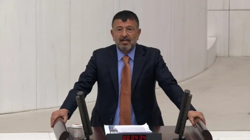 “YOLSUZLUK ARIYORSANIZ SAĞINIZA SOLUNUZA BAKACAKSINIZ”