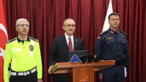 MALATYA VALİSİ ÇALIŞMALARI ANLATIP SERT UYARILAR YAPTI
