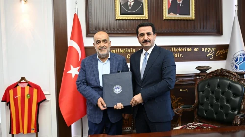 MALATYA'DA HERKES TAZİYE EVİ YAPIYOR YA OKUL NE OLACAK ?
