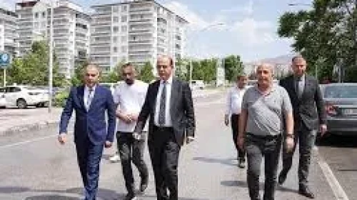 Yeşilyurt Belediye Başkanı İlhan Geçit  “kurbanları bana ver” diyor!
