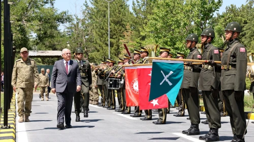 Terör örgütü fesih kararını biran evvel harekete geçirmeli