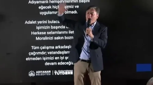 Malatyalı Milletvekili selamlama sırasında sahneden düştü!