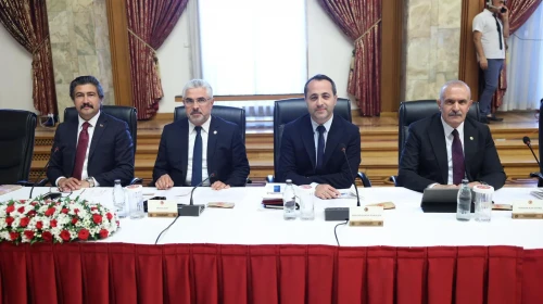 Önce şehit yakınları sonra Diyarbakır anneleri dinlendi!