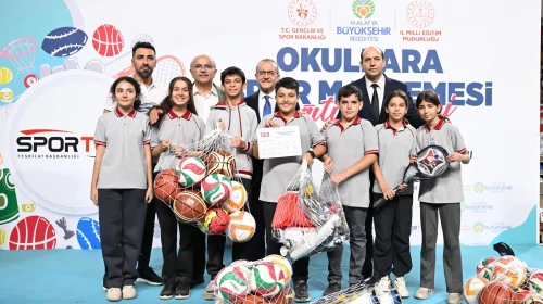 Vali Yavuz Okullara Spor Malzemesi Dağıtım Töreni’ne Katıldı