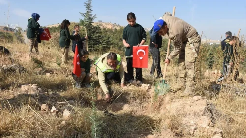 Malatya’da Cumhuriyet’in 102. Yılında 102 Fidan Toprakla Buluştu