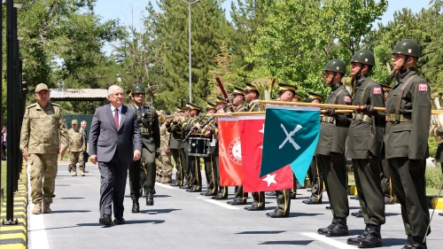 Terör örgütü fesih kararını biran evvel harekete geçirmeli
