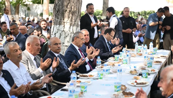 Doğanşehir’in efsane ismi Vahap Küçük dualarla anıldı