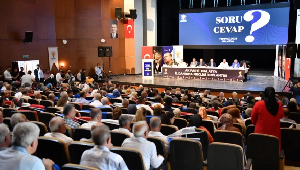 AKP Malatya’da gövde gösterisi yaptı! Allahu Ekber sesleri yükseldi!