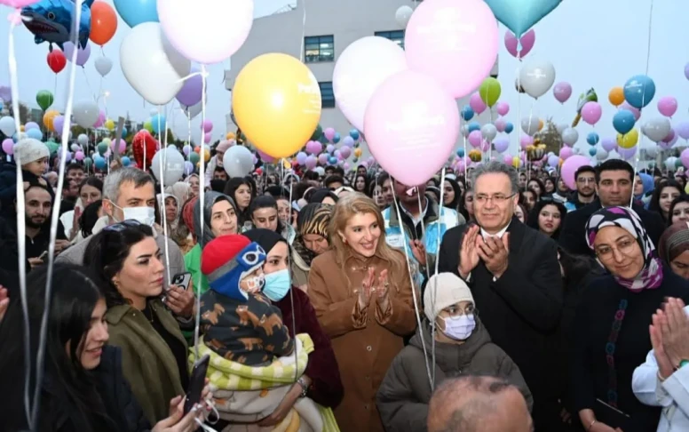 Milletvekili Ölmeztoprak yüzlerce balonu gökyüzüne bıraktı!