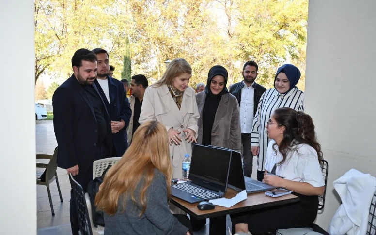 Üniversite öğrencilerin sesini Vekil Ölmeztoprak duydu!