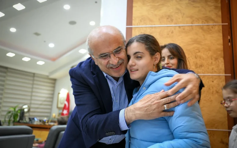 “Sami Er, Miniklerle Buluştu: Gözler Doldu, Kalpler Coştu”