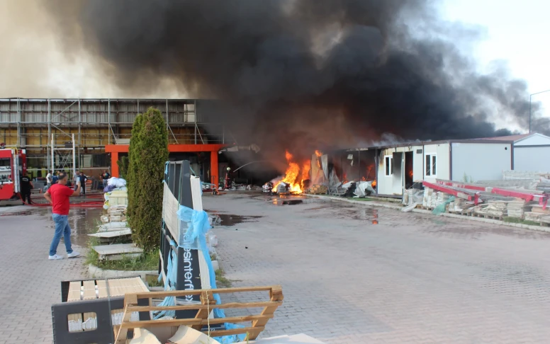 CHP Malatya Milletvekili Veli Ağbaba'nın İşyerinde Korkutan Yangın