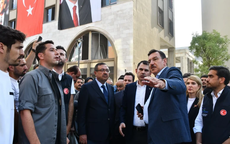 Malatyalı Çevre Şehircilik Bakan Murat Kurum’un Fırçasına Alıştı