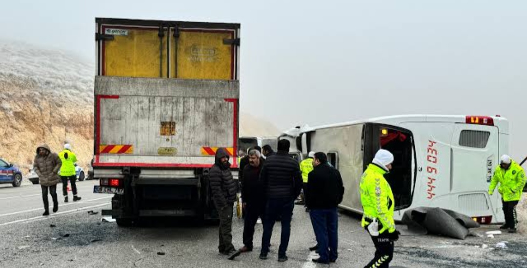 Malatya–Elazığ Yolunda Feci Kaza: 20 Yaralı Hastanelerde